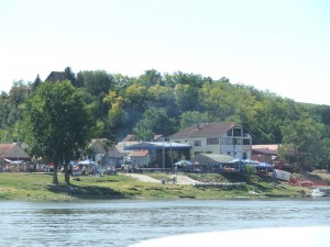 Pohľad z Dunaja na mravenisko v Banoštore