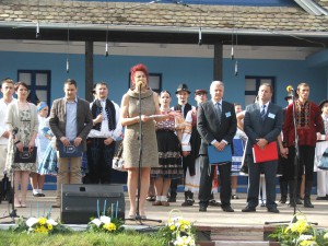 V rámci otváracieho ceremoniálu hovorila aj Anna Tomanová-Makanová (pri mikrofóne)