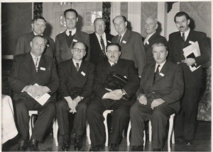 Účastníci Luteránskej konferencie v Ženeve roku 1956: sedia zľava: senior Karl Kovač (Slovinsko), Dr. Juraj Struhárik (biskup SEAVC v Juhoslávii),  generálny biskup Dr. Ján Chabada (Československo), generálny inšpektor Andrej Žiak (Československo); stoja zľava: dekan Dr. Ján Michalko (Československo), Vladimír Vereš (slovenský kňaz, Juhoslávia), Štefan Kvas (slovenský kňaz, Juhoslávia), senior Ctibor J. Handzo (Československo), Dr. Jozef  Berger (Československo) a prof. ThDr. Karol Gábriš (Československo).