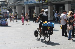 Z cudziny do stredu Belehradu: na bicykli 