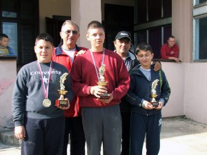 Najúspešnejší dorastenci: Bogdanović, Madacký, Vlaškalić  (vpredu zľava)