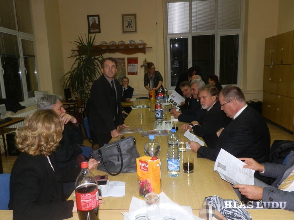 V škole si obzreli aj žiacky časopis Oázu