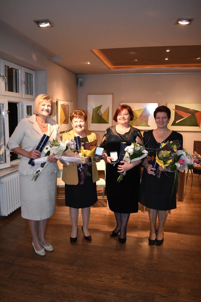 Tohtoročné prítomné laureátky: (zľava) Jarmila Jonášová, Mária Czégéňová, Svetlana Zolňanová a Ruženka Ďuríková