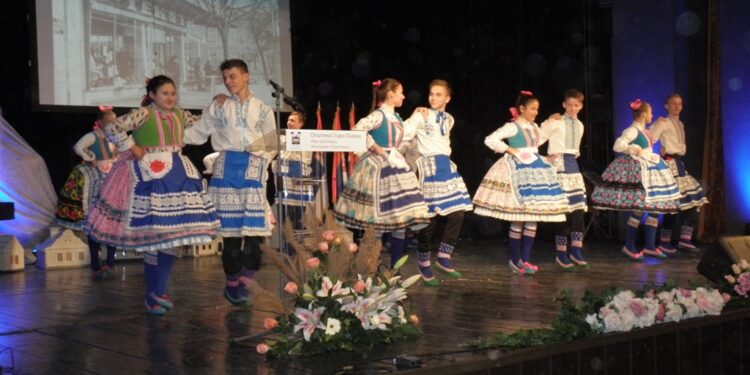 Folklórny súbor Klasy