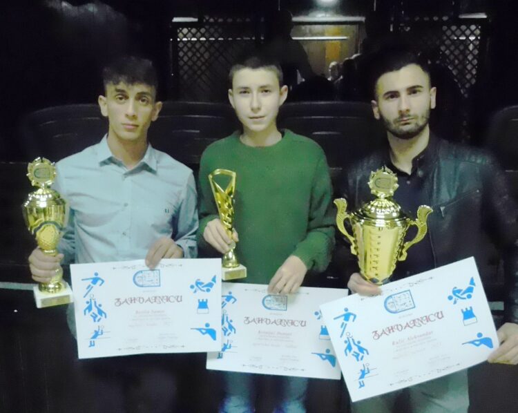 Odmenení hajdušickí futbalisti Samet Beriša, Daniel Kotuľač a Aleksandar Ružić (zľava)