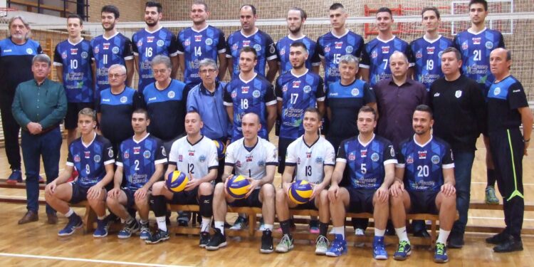 Mužstvo VK Kulpín s členmi správy klubu