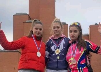 Dievčenská výprava CK Jednota na pretekoch v Kragujevci: (zľava) Anja Nikitovićová, Iva Škrbićová a Radojka Šušová