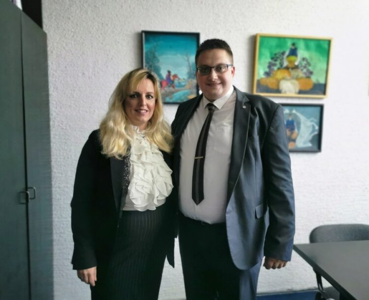Riaditeľka NVU Hlas ľudu Milana ArňašováRadićová a predseda Matice slovenskej v Srbsku Branislav Kulík