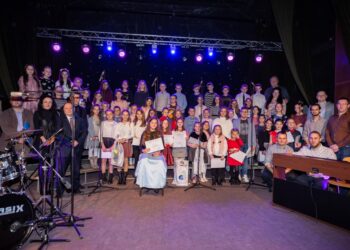 Účastníci 23. ročníka Festivalu slovenskej populárnej hudby pre deti Letí pieseň letí