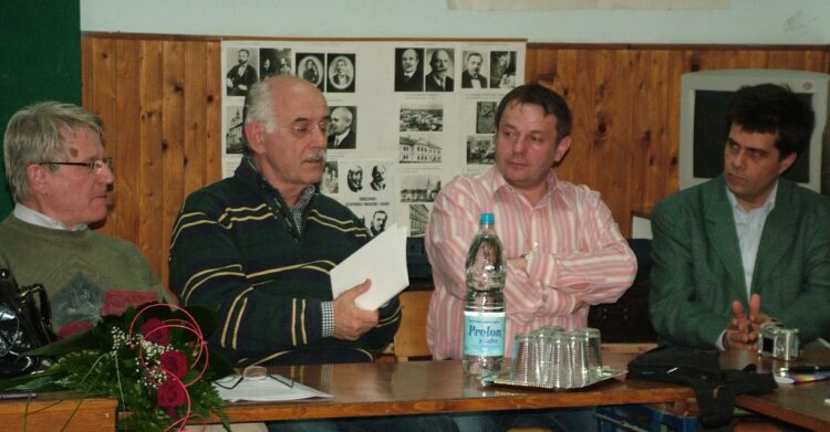 Zo stretnutia s účastníkmi a organizátormi Zlatého kľúča v roku 2009: (zľava) Jovan Adamov, Kornelije Bata Kovač, Jozef Gašparovský a Juraj Súdi