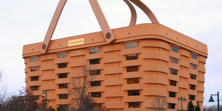 Budova v tvare nákupného košíka (Newark, USA)