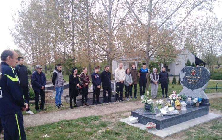 Pri hrobe Alaksandra Zavaroša v Kulpíne 
