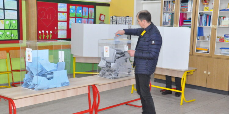 Na volebnom mieste v Základnej škole Jána Čajaka