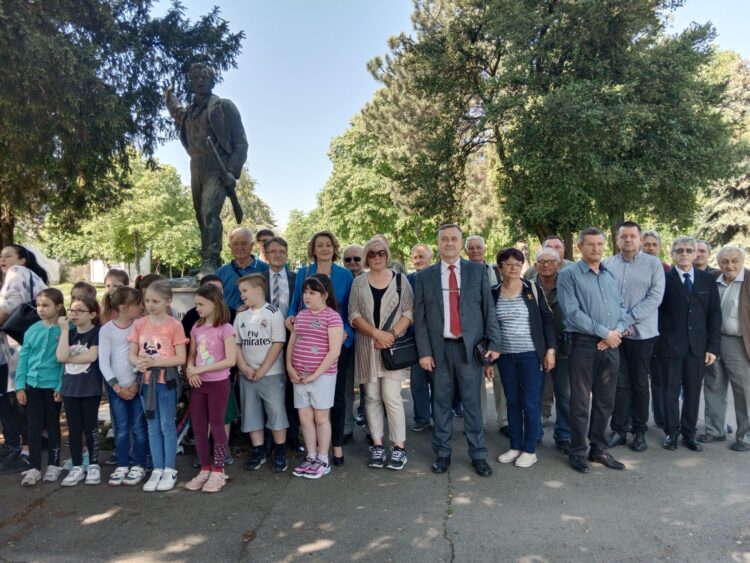 Spoločná fotografia z pietnej spomienky