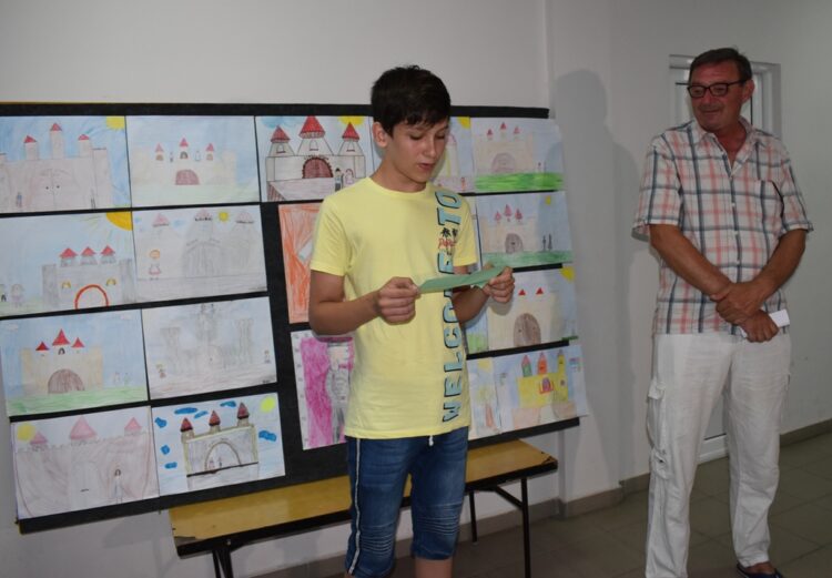 Výstavu exponátov mladých filatelistov otvoril úspešný zberateľ Emil Čeman