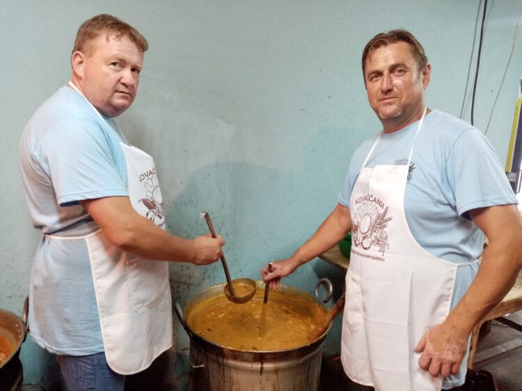 Varená fazuľa pre všetkých prítomných