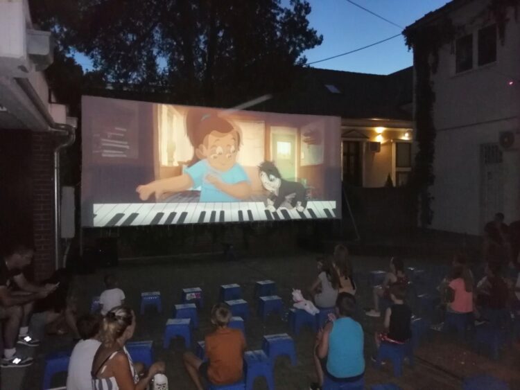 Letné kino v Starej Pazove