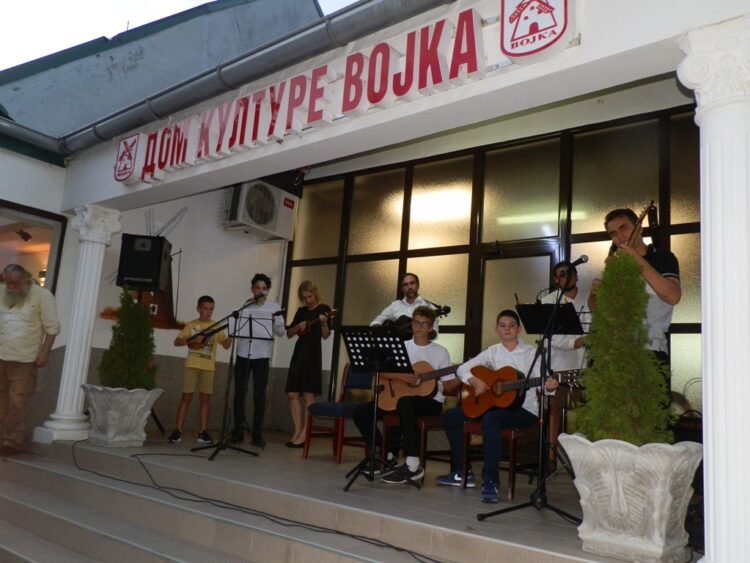 Mr. Ljubinko Lazić so svojimi žiakmi