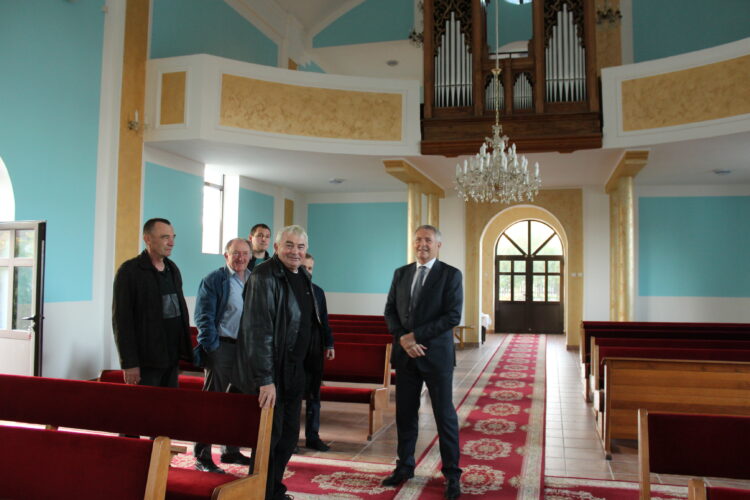 Hajdušičania sa pochválili aj novým kostolom (foto: B. Laćarková)