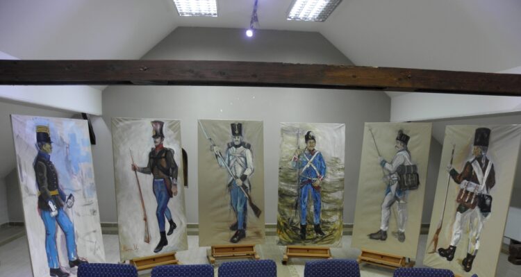 Výtvarné znázornenie niekdajších vojenských uniforiem