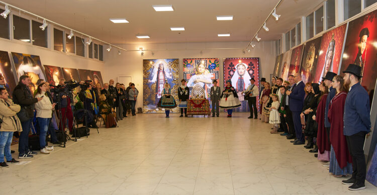 Záber z vernisáže v Galérii Dr. Ľudovíta Miloša Mičátka (foto: Vahid Cifrić)