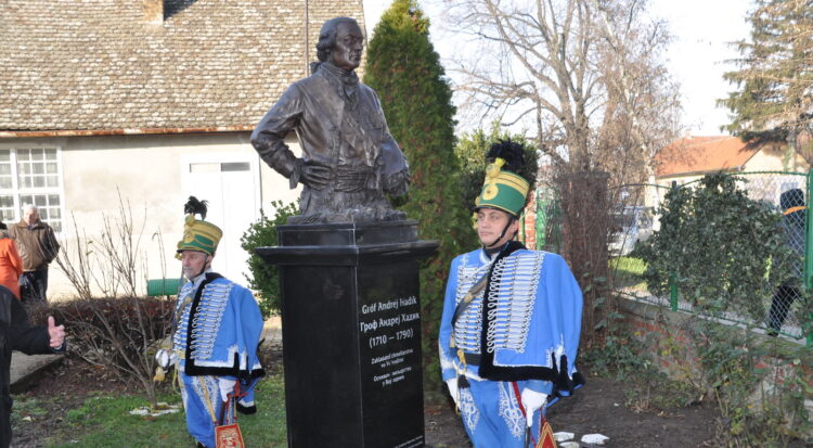 Nová busta v Petrovci