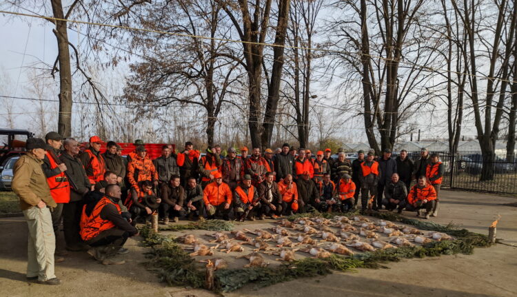 Po ukončení lovu na zajaca v sobotu 3. decembra (foto: z archívu LS Hložany)