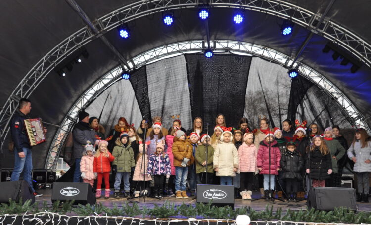 Z vystúpenia detí z Hložian