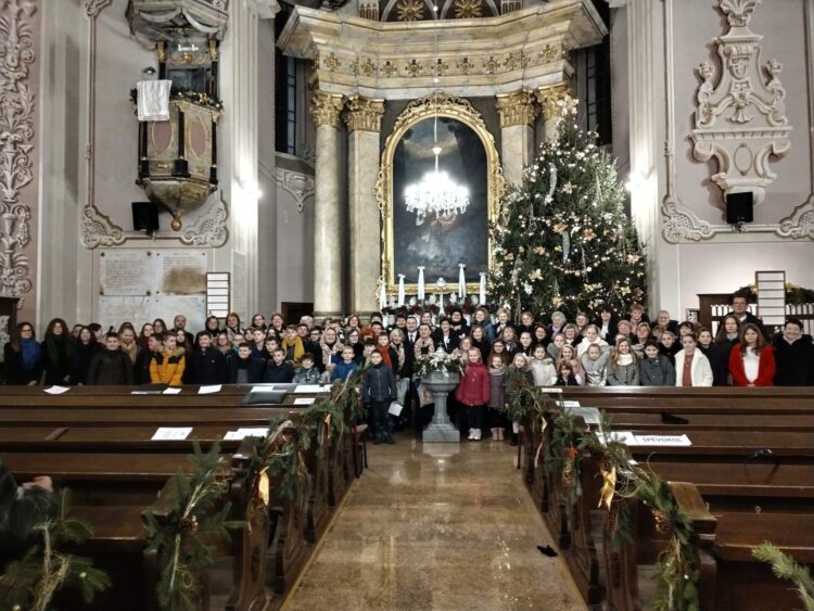 Spoločná fotografia účastníkov 23. Štefanského koncertu (foto: Ivana Hriešiková)