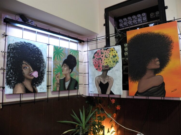 Časť vystavených obrazov Jarmily Cickovej