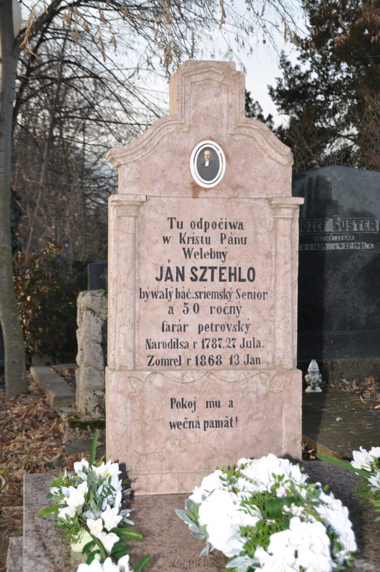 Celkom vynovený hrob Jána Stehlu
