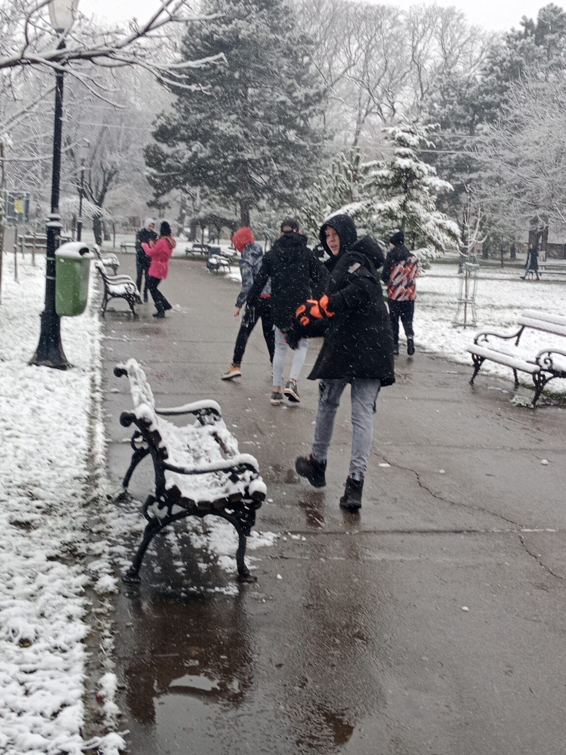 Guľovačka na snehu Hlas ľudu