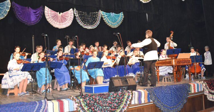 Nevieme, či sa aj z tohto zloženia Orchestríka niekto vydá na profesionálnu hudobnú cestu, ale na hudbu iste nik z nich nezanevrie