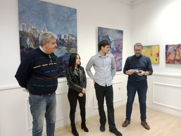 Talentovaní umelci spolu s kolegami Marjanom Karavlom a Zoranom Čalijom (zľava), ktorý aj vernisáž otvoril