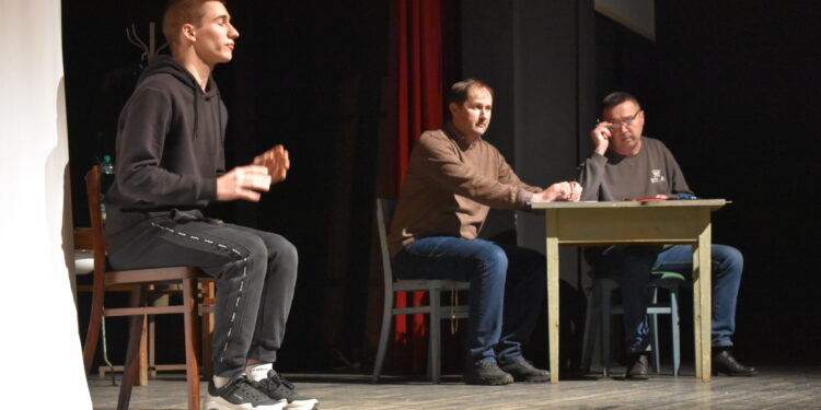 Záber zo skúšky nového predstavenia: (zľava) Kristián Baďura, Vladimír Brňa a Jaroslav Šimon