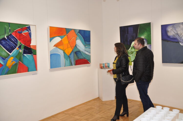 Časť expozície obrazov M. Gaškovej v GZM