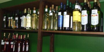Súťažné vzorky vína z vaňajšieho podujatia vinárov Kulpína