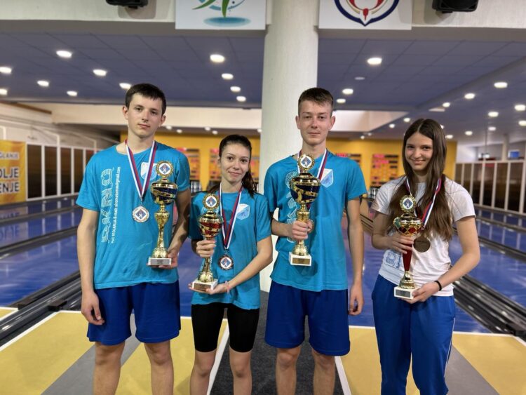 Hráči Slávie: Kristián Marko, Lana Černošová, Ivan Milosavljević a Maja Príbeľová