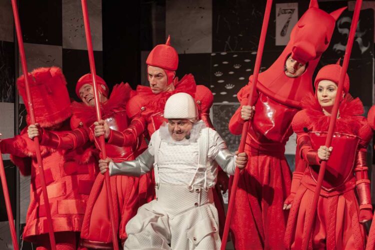 Alisa iza ogledala (Državno lutkarsko pozorište Varna, Bugarska)