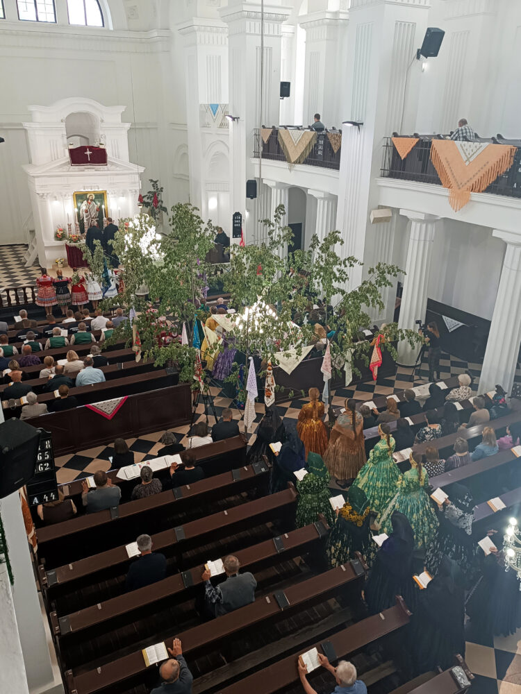 Služby Božie v Padine