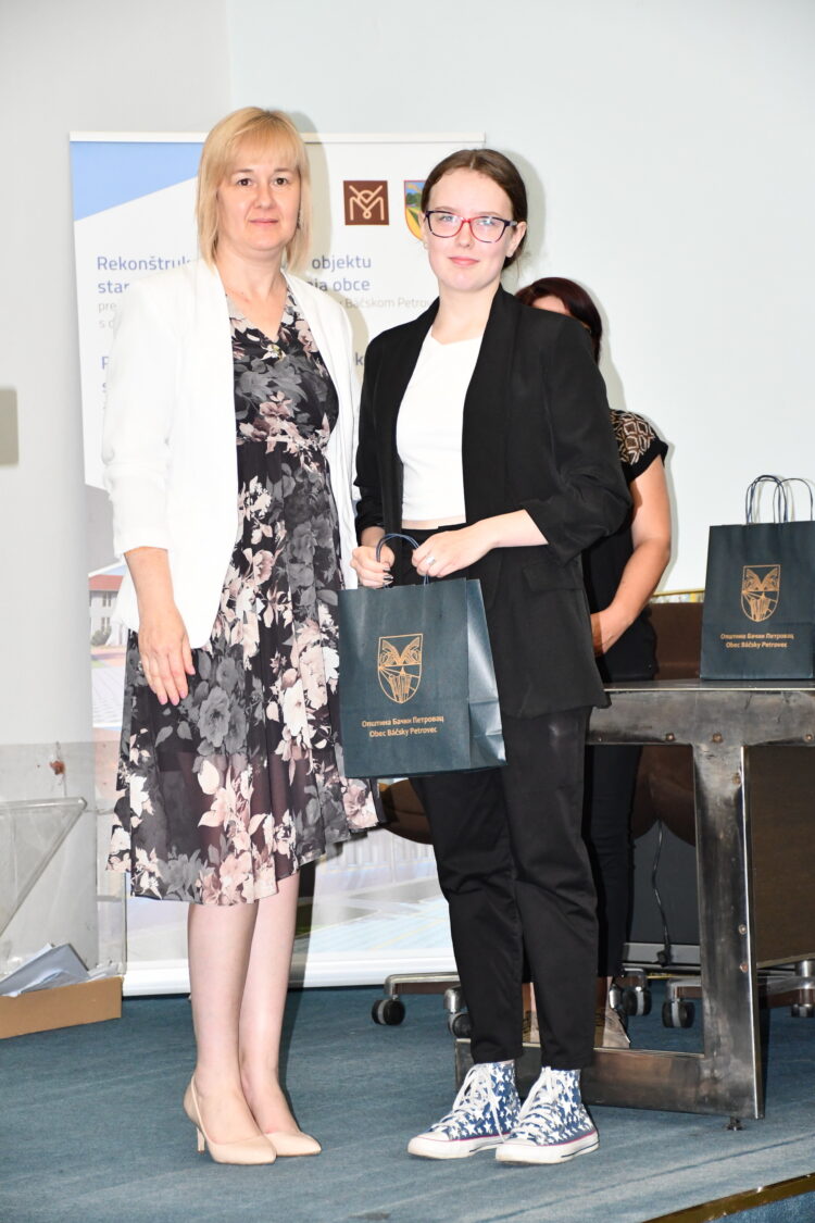 Darčeky pre najlepších žiakov