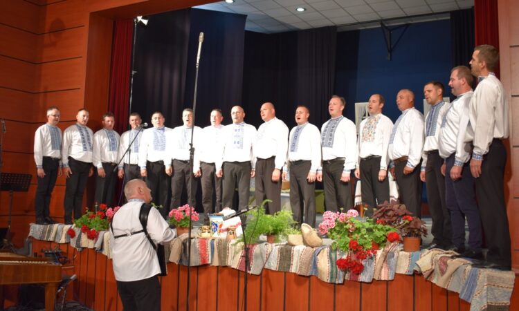 Zvíťazila mužská spevácka skupina z Pivnice