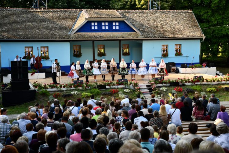 Ženská spevácka skupina