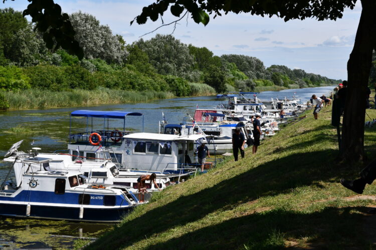 Pristátie pri Petrovci