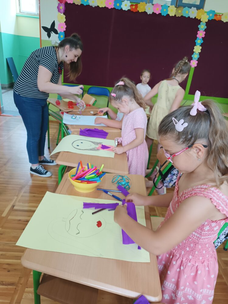 Dielňu Zrkadielko moje viedla Elenka Ďurišová