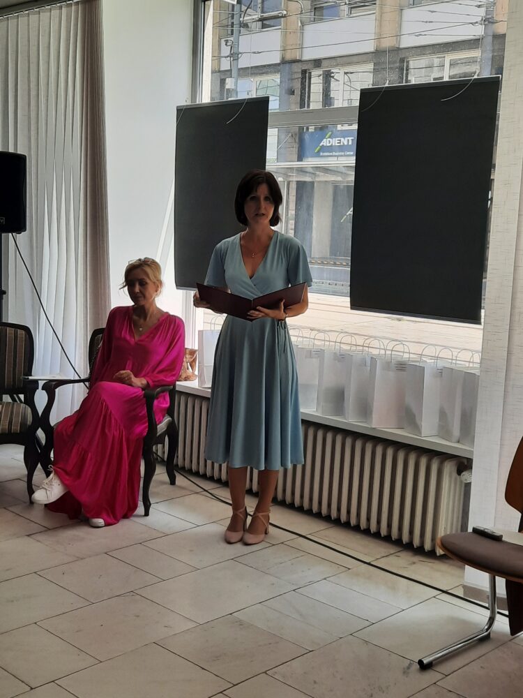 Vierka Šišoláková a Katarína Koňaríková