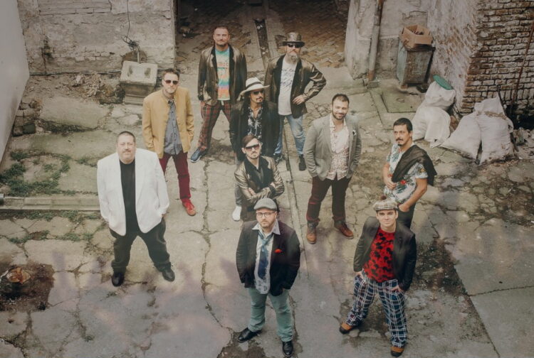 Na záver Neozbiljni pesimisti zo Sombora (foto: z promo KF