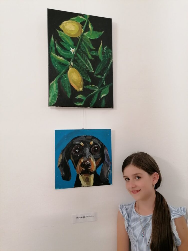 Ivon Dragašová zo Starej Pazovy sa na výstave predstavuje s dvomi prácami