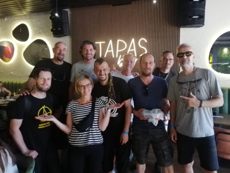 Po obede v reštaurácii v Kragujevci, pred koncertom na Arsenalfest, jún 2023 (foto: zo súkromného archívu M. Vrškovej)