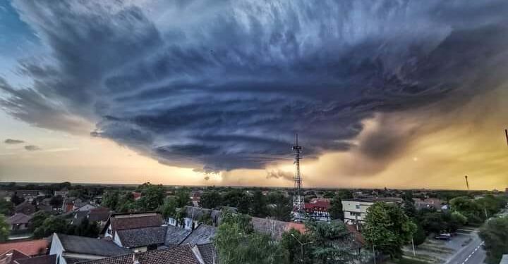 Supercela nad Vrbasom (foto: Facebook/VojvodinaMeteo)